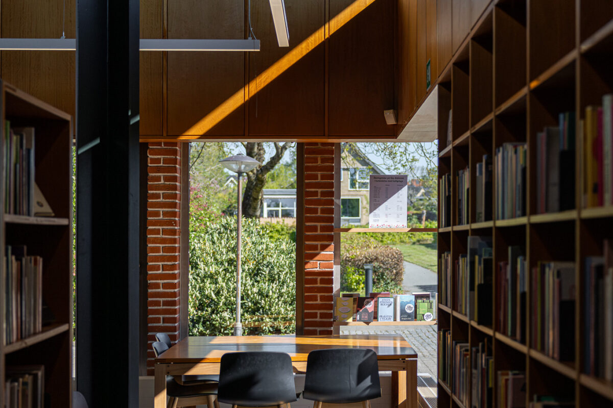 Arkitekturfotografi: Åby Bibliotek — A. Gravers og J. Richter (7)