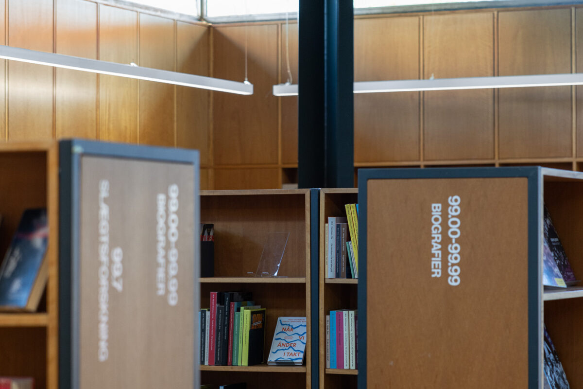 Arkitekturfotografi: Åby Bibliotek — A. Gravers og J. Richter (8)