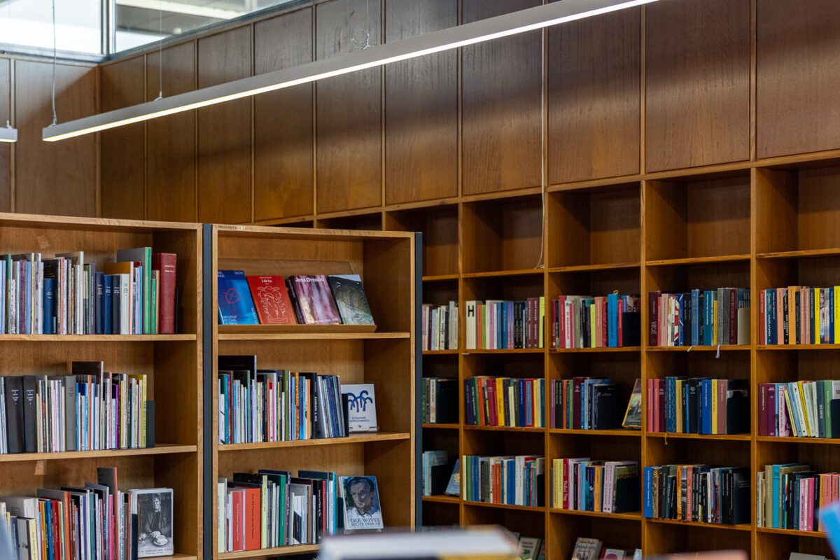 Arkitekturfotografi: Åby Bibliotek — A. Gravers og J. Richter (10)