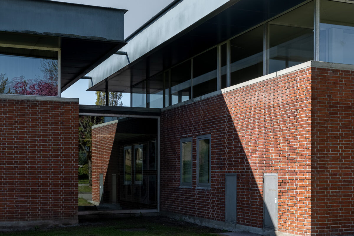 Arkitekturfotografi: Åby Bibliotek — A. Gravers og J. Richter (14)