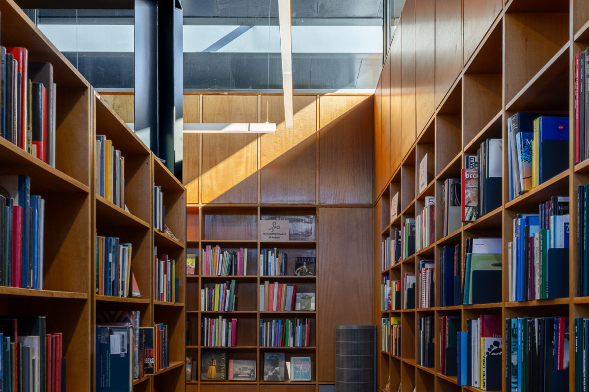 Arkitekturfotografi: Åby Bibliotek — A. Gravers og J. Richter (2)